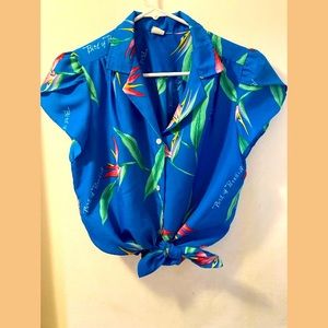 Vintage floral blouse 💙🌼🌸